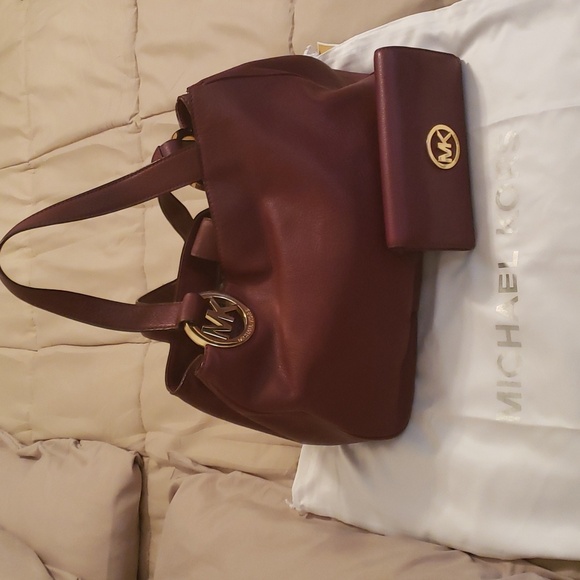 Michael Kors "Fulton" Large Leather Tote Handbag Color Maroon - Picture 15 of 16